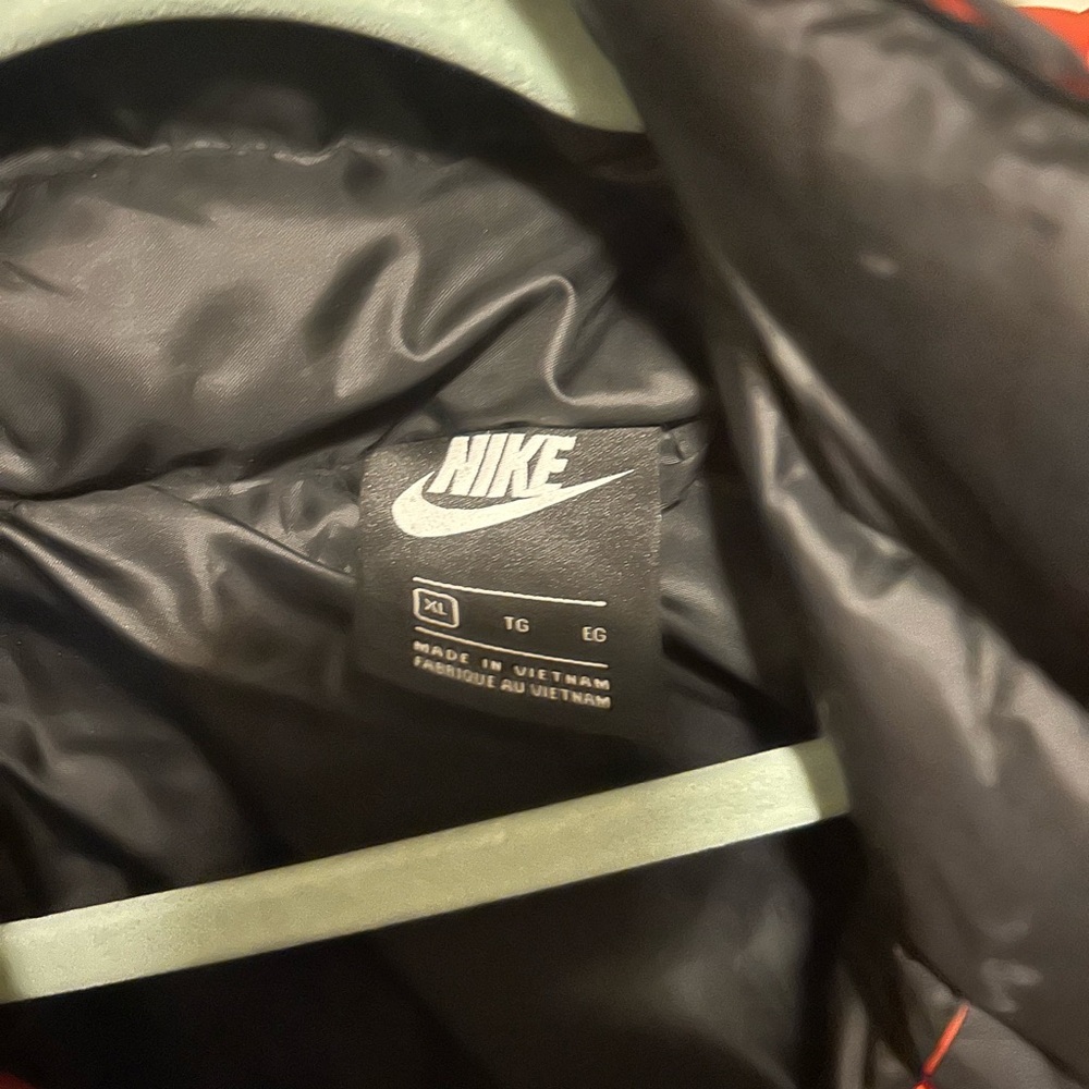 Nike Vibrant Orange and Black Jacket - Picture 4 of 5